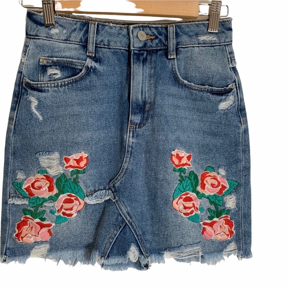 Zara Other - Girls Zara Denim Mini Skirt with Floral Embroidery - XS